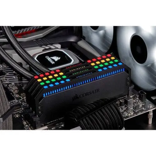 رم دسکتاپ DDR4 چهار کاناله 3466 مگاهرتز CL16 کورسیر مدل Dominator Platinum RGB ظرفیت 64 گیگابایت