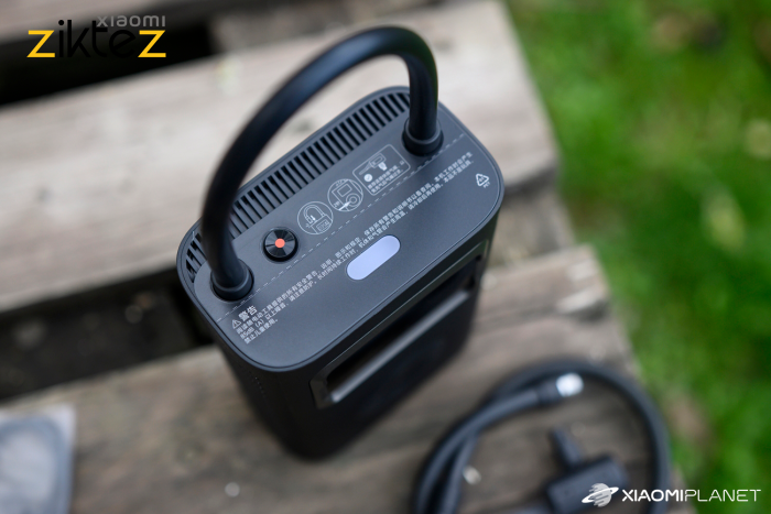پمپ باد شارژی شیائومی مدل Xiaomi Portable Electric Air Compressor 2 Pro مناسب خودرو، موتور، دوچرخه و توپ با فشار بالا و نمایشگر دیجیتال