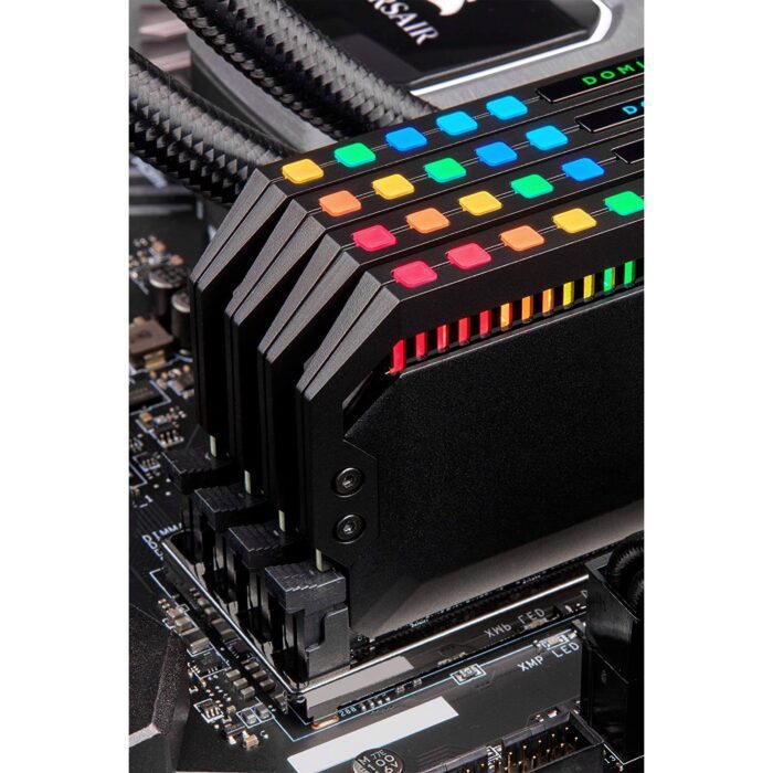 رم دسکتاپ DDR4 چهار کاناله 3600 مگاهرتز CL18 کورسیر مدل Dominator Platinum RGB ظرفیت 64 گیگابایت