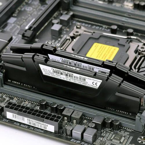 رم کامپیوتر DDR4 دو کاناله 3200 مگاهرتز CL16 جی اسکیل مدل Ripjaws V ظرفیت 16 گیگابایت